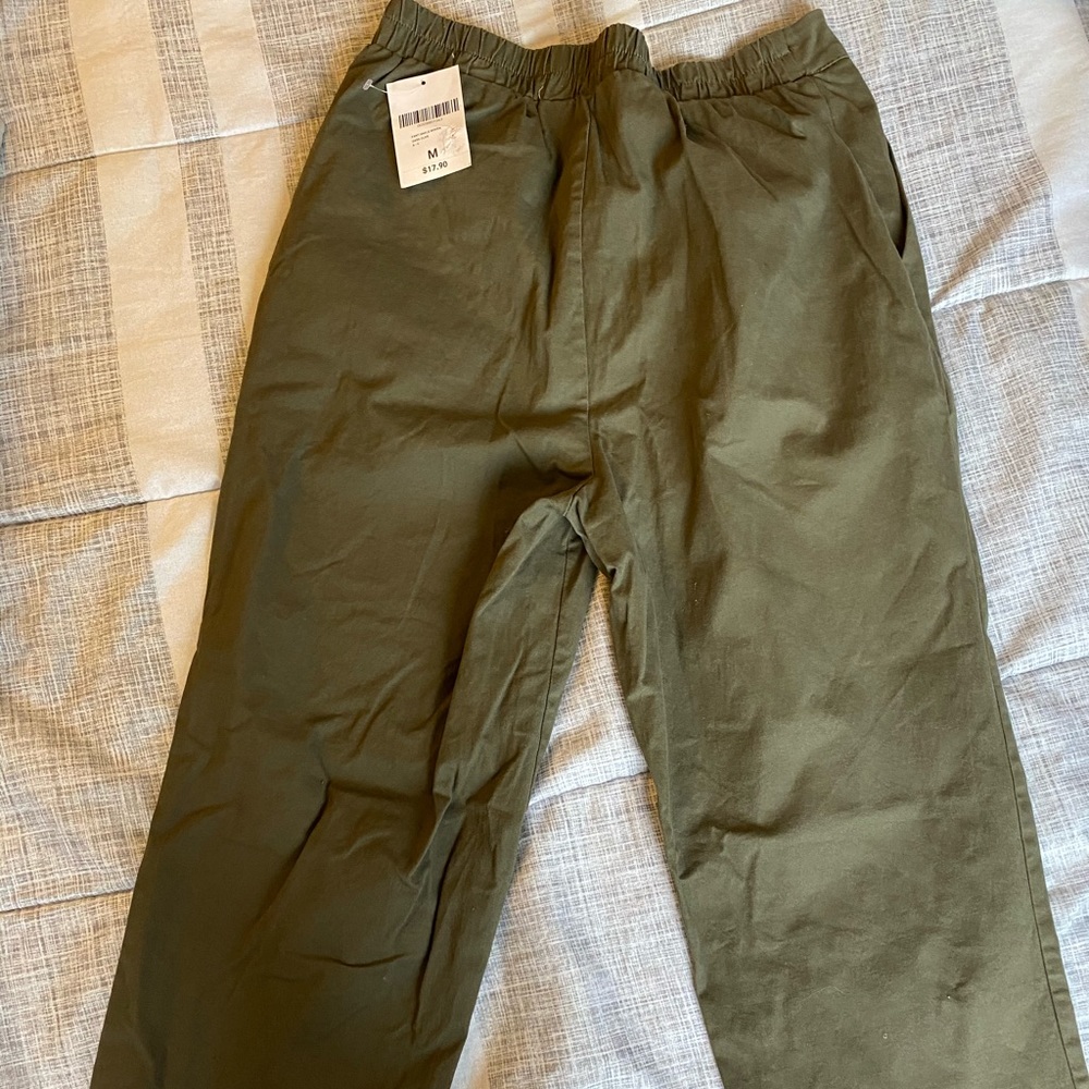 *NEW olive green pants 💚